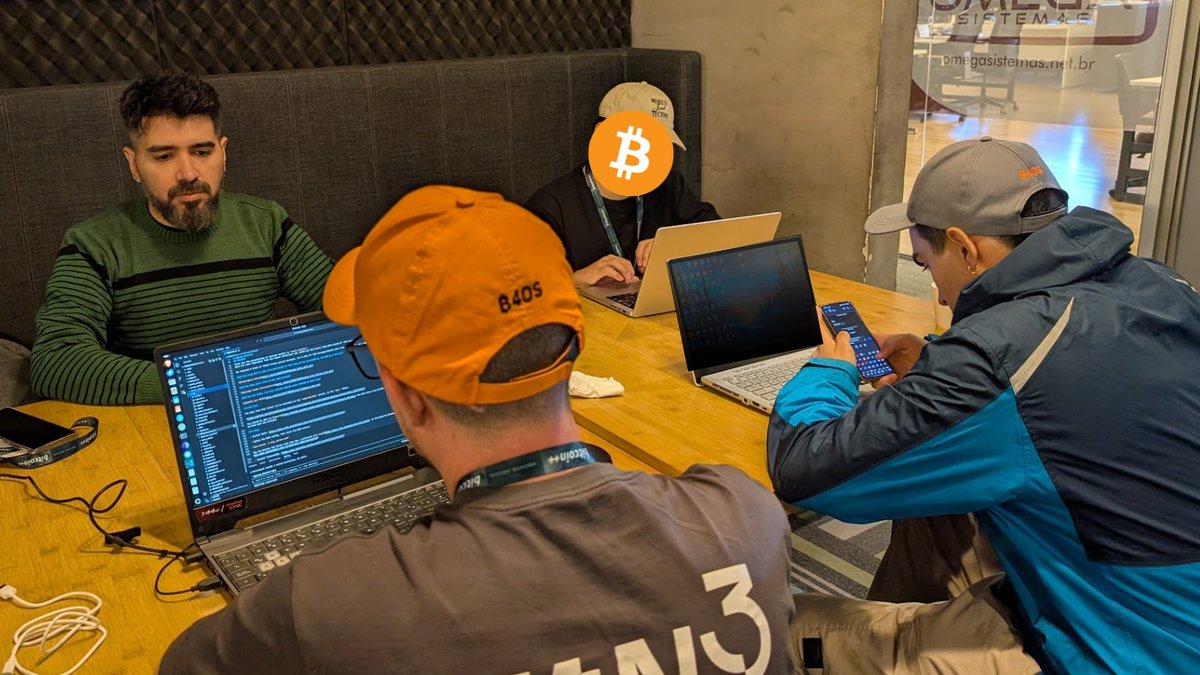 Librería de Satoshi tweet media