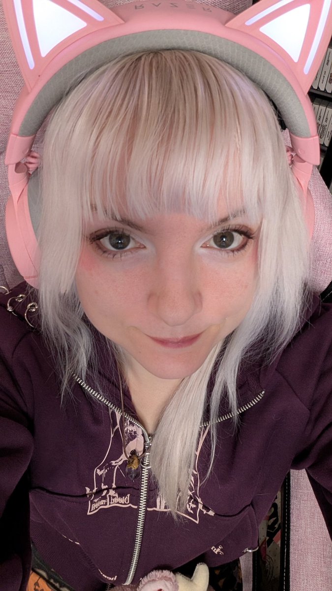 Stream Friday! Let's play some more Tomb Raider 6!

Now live @ twitch.tv/misasoupen

#tombraider #twitch #gaming #streamergirl