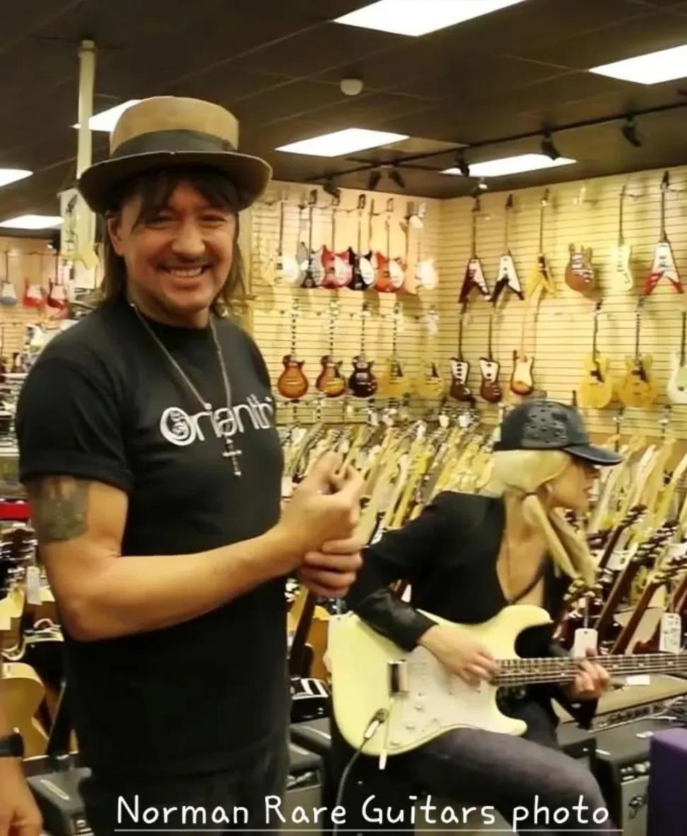 SamboraItalia's tweet photo. RichieFriday 🎼⭐
#RichieSamboraItalia #richiesambora #richiesamborafan #guitar #guitarist #music #musician #singer #songwriter #bonjovi #samboraddicted #fashion #rockstars #therealsambora #samboraforever #RS #sambora #rock #samborarock #fanpage #friday https://t.co/qCzYzWysd5