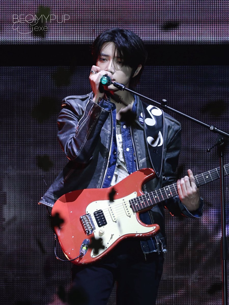 BEOMYpup_exe's tweet photo. 260227 MOA CON 
기타 잘 치는 남자🎸

#BEOMGYU #범규 #崔杋圭 #ボムギュ
#TOMORROW_X_TOGETHER #TXT https://t.co/Pmy9SZ7gZi