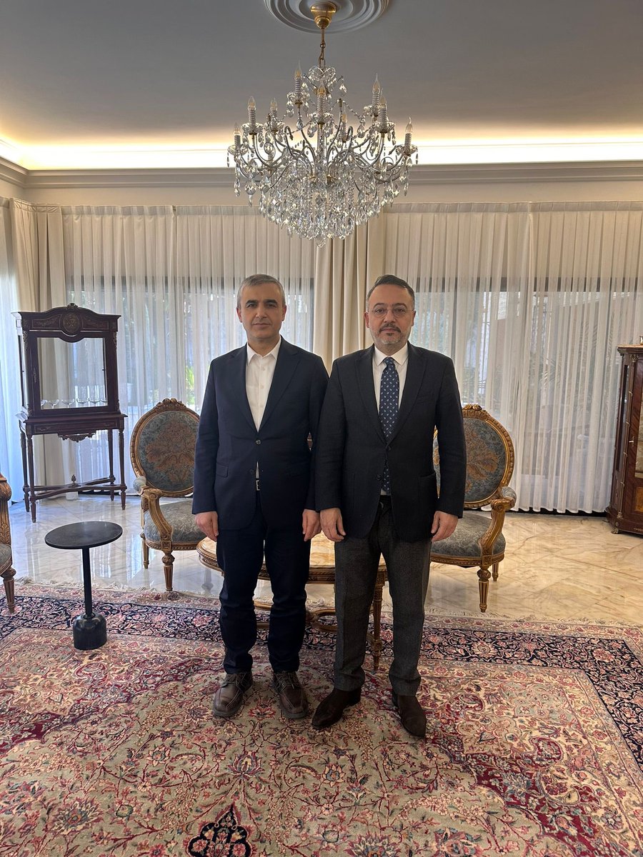 Türkiye-Suriye ilişkilerinin en stratejik ayaklarından biri de savunma sanayi. Birlikte gelecek günlerde nasıl bir ortaklık oluşturabiliriz, cari ilişkilerimizi nasıl daha stratejik hale getirebiliriz bunları konuştuk. <a href="/SavunmaSanayii/">SSB</a> ve <a href="/SSTEKResmi/">SSTEK Savunma Sanayi Teknolojileri AŞ</a> ‘ye başarılar diliyorum.