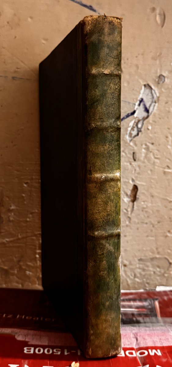 مكتبة كلمة tweet media