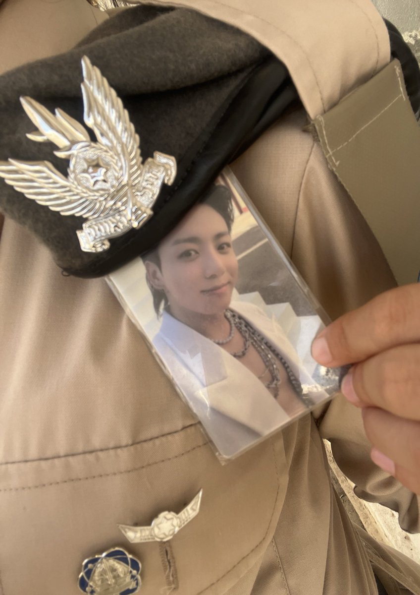 jeon taehyung⁷✡︎ 🪭 IS SEEING BTS !!!!! tweet media