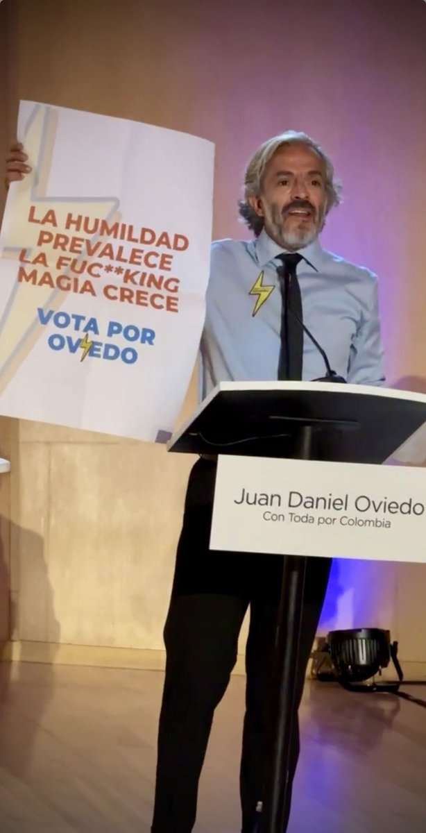 Sin humildad no hay equipo. Sin equipo no hay país.

La política necesita reconocer lo que es y lo que no es. Lo que puede hacer y lo que no. Y lo que debe corregir.

Desde Medellín: La humildad prevalece. La f**king magia crece.

Vamos con toda este 8 de marzo. La mera humildad.