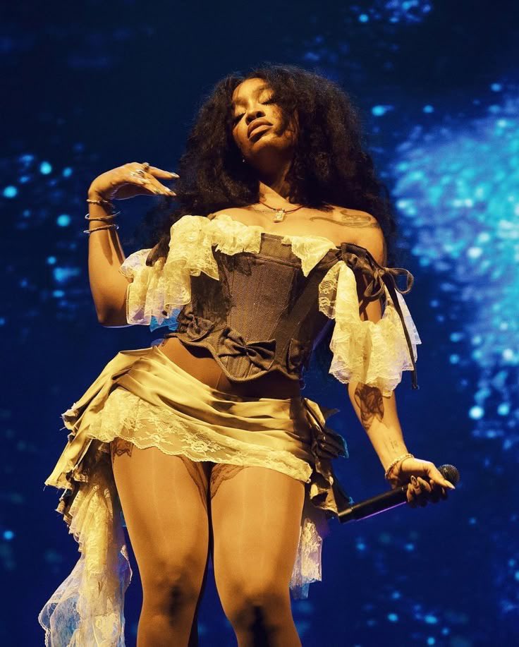 jara84668n's tweet image. Next festival artists?
 @FNFestival #BLACKPINK #SZA #BadBunny #MadisonBeer