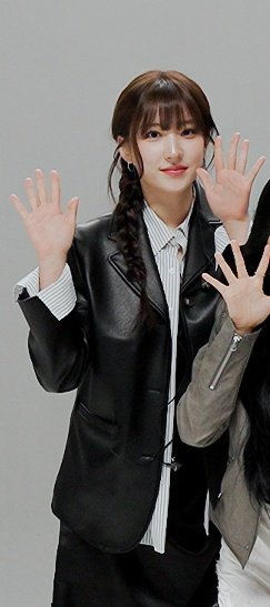 were getting eunseo in leather jacket again im so dizzyyy... . . .