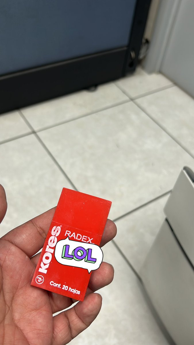 Me metí a la bodega del tribunal y encontré cajas de esta reliquia.
Probemos a las nuevas generaciones
¿Qué chingados es esto?