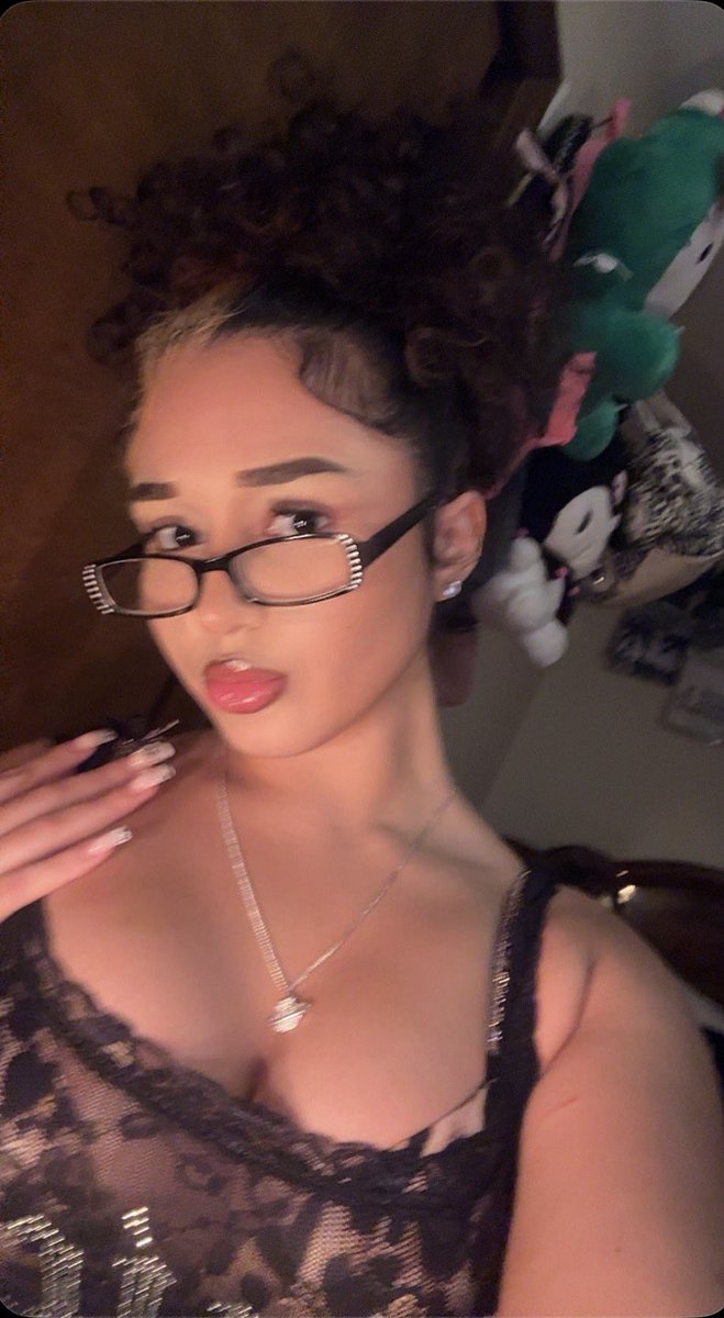 Latinadreamm's tweet photo. Who knew evil girls had the prettiest face 🥰 https://t.co/gbk4fIBCXF