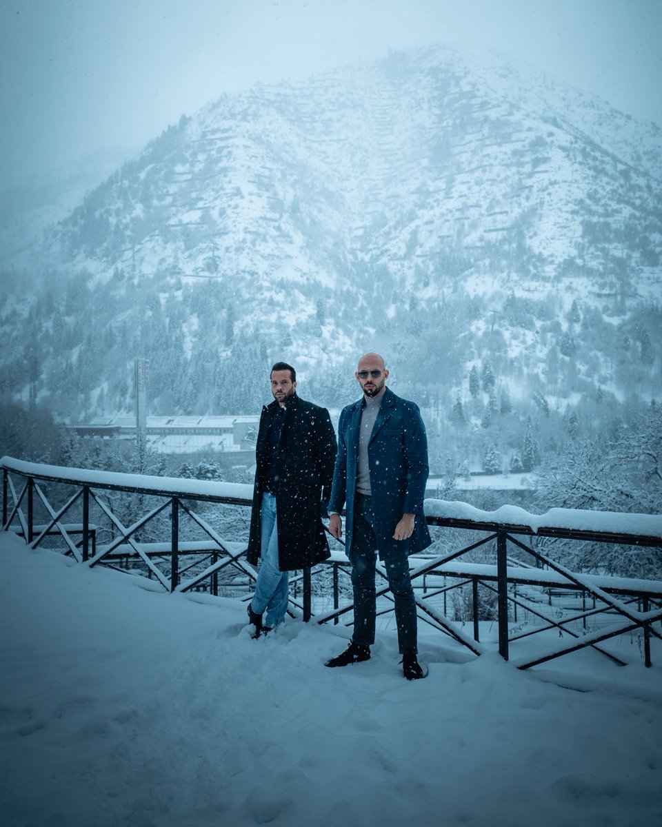 jointrwuni_'s tweet photo. 🚨Just In

Tate brothers spotted in the Kazakhstan mountains https://t.co/osil3b40l5
