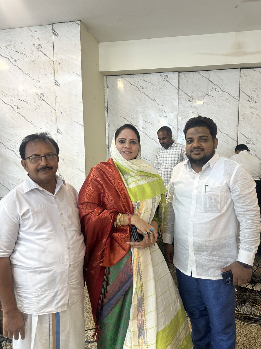 SyedHazeena's tweet image. At the #Iftaar program of All parties in Tamilnadu organised by Manidaneya Jananayaga Katchi

#Ramadan

@salman7khurshid @girishgoaINC @nivedithalva @TS_SinghDeo @AdvYashomatiINC @GCC_MP @AnilYadavINC_ @UttamINC @MukulWasnik @qazinizamuddin