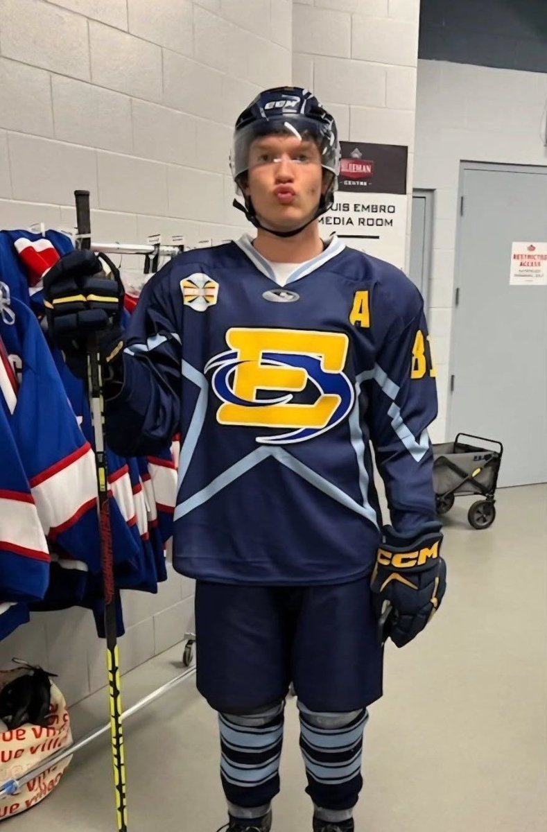 ilyarozanovk's tweet image. shane 100% carries these pics in his wallet