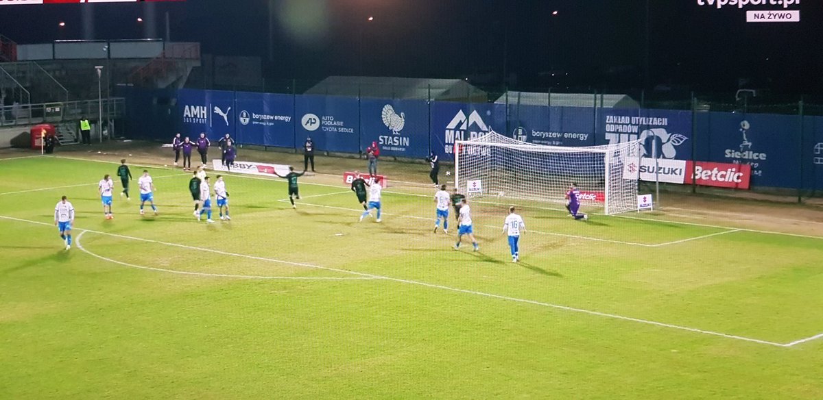 GOOOOOOOOOOLL Z RZUTU KARNEGO DLA ZIELONO-CZARNYCH! 

BRANIU SPACIL! ⚽️😎 

#PGSGKŁ 0:1  #1Liga
