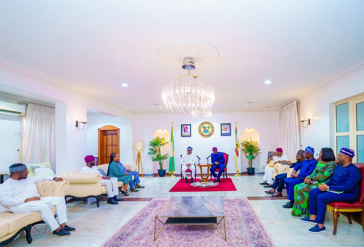 jidesanwoolu's tweet photo. Today, I met with the leadership of Eko Electricity Distribution Company Plc at Lagos House, Marina.

I sat down with their Chairman, Olubunmi Peters, and his team for a discussion about power supply in Lagos. We spoke about what is working, what is not, and what needs to improve quickly.

Electricity is essential, reliability and better service to residents must remain the priority.

We will keep engaging and pushing for real progress that Lagosians can see and feel.