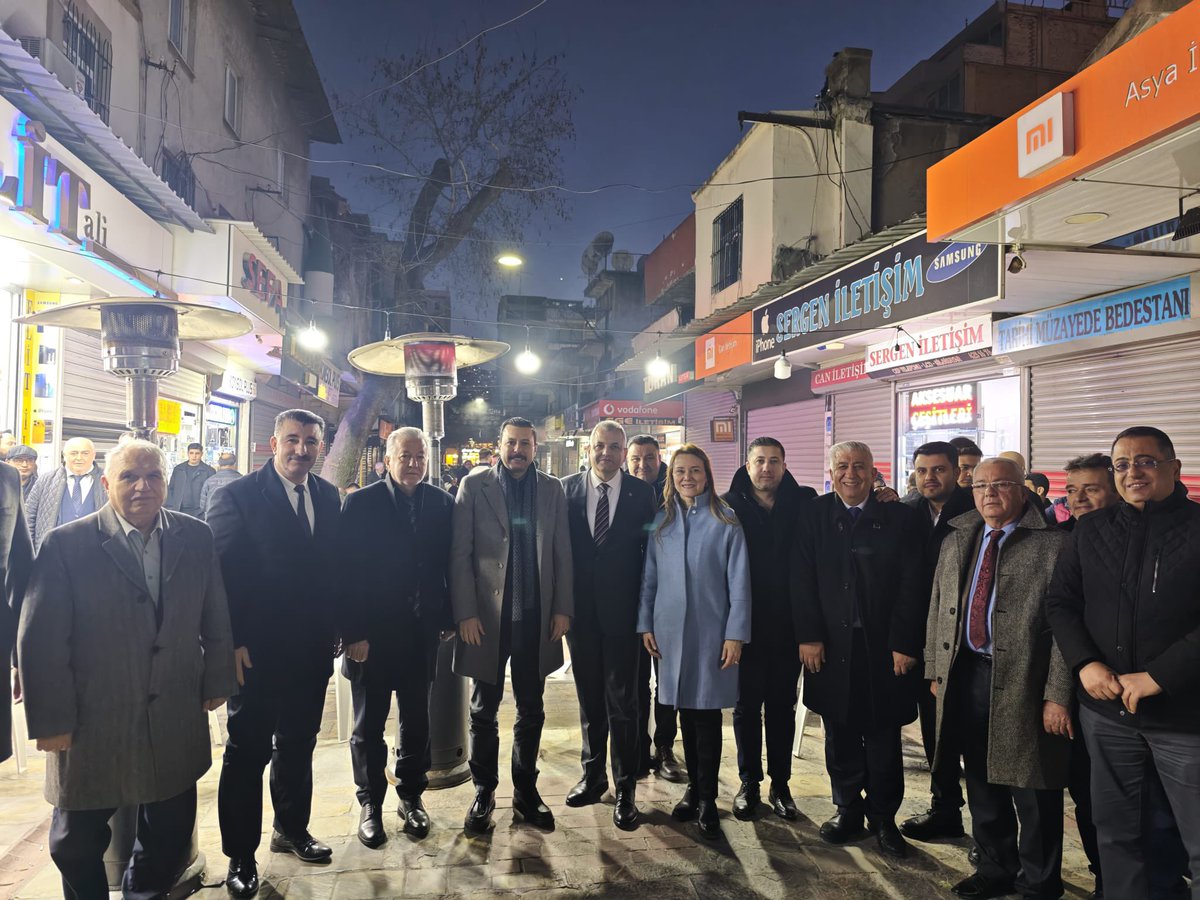 📍 Konak — Çankaya Elektronikçiler Çarşısı

İzmir Milletvekilimiz Sayın <a href="/MAtillaKaya/">Mahmut Atilla Kaya</a>  ile birlikte, İzmir Elektronikçiler Esnaf ve Sanatkârlar Odası tarafından düzenlenen iftar programında kıymetli esnafımız ve hemşehrilerimizle aynı sofrada buluştuk.

Ramazan’ın bereketini,