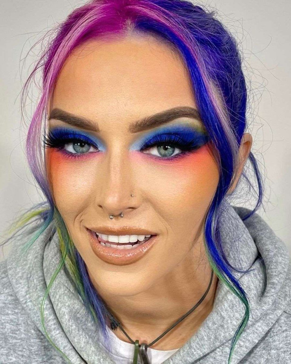 Makeup on point 🌈