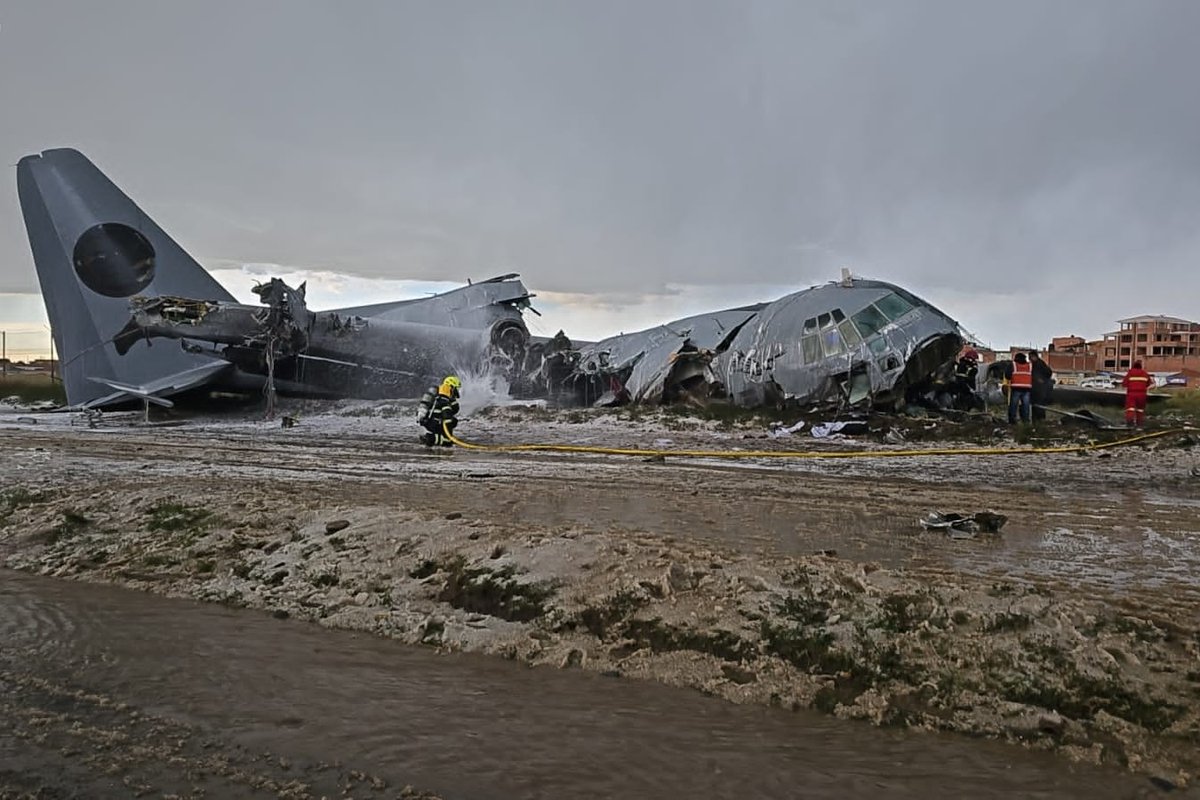 🚨🇧🇴 | ACCIDENTE AÉREO EN LA PAZ

En horas de la tarde, un C-130H de la Fuerza Aérea Boliviana matricula FAB-81, operado por TAB Cargo se accidentó mientras se disponía a aterrizar en el Aeropuerto Internacional de El Alto, en la ciudad de La Paz.

Hasta el momento solo se