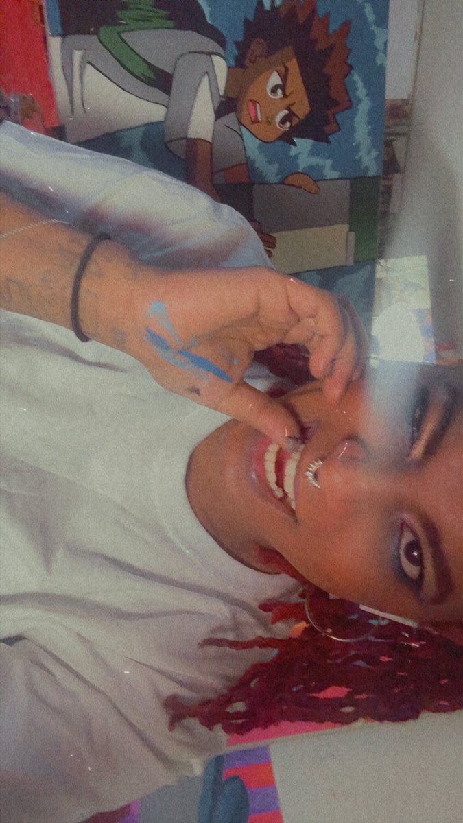 92sturdy's tweet photo. UR FAVORITE ARTIST 😝♥️♥️🫶🏽 https://t.co/mDnoaFIQYh