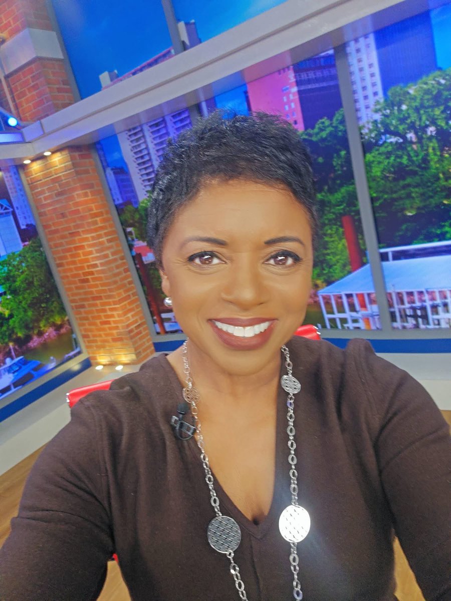 April Thompson tweet media