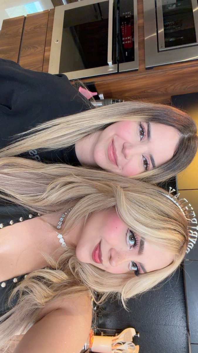 ARI 🍓✨ tweet media