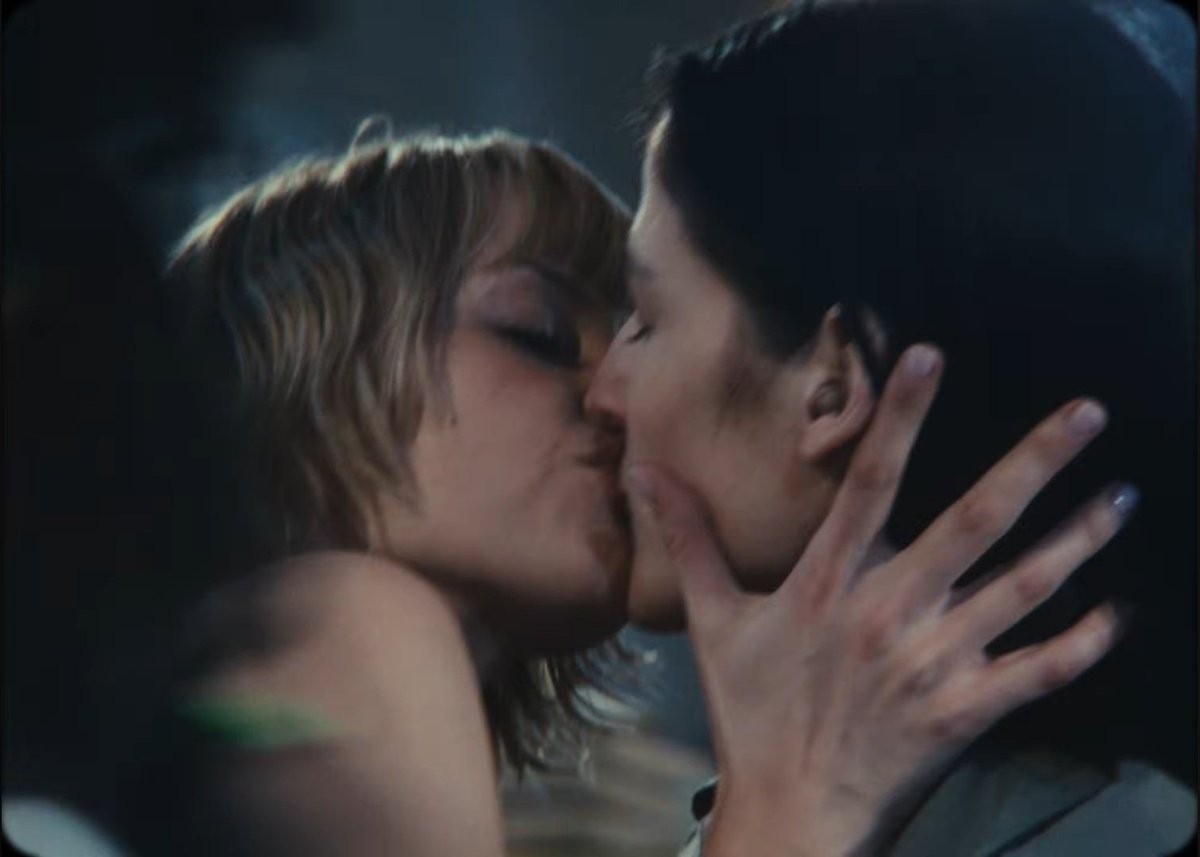 EloVoid ☾🖋️ tweet media