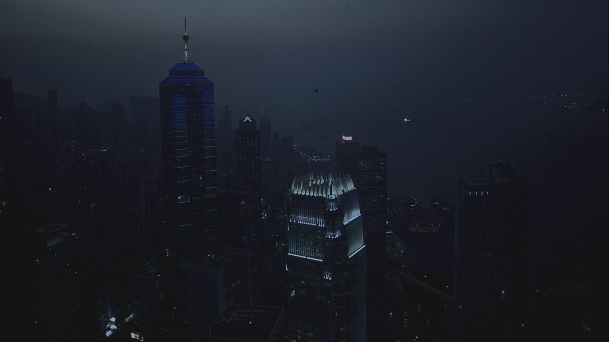cinevow's tweet photo. The cinematograpy of The Dark Knight, 2008 (dir. Christopher Nolan) https://t.co/ehx5Gfzgmj