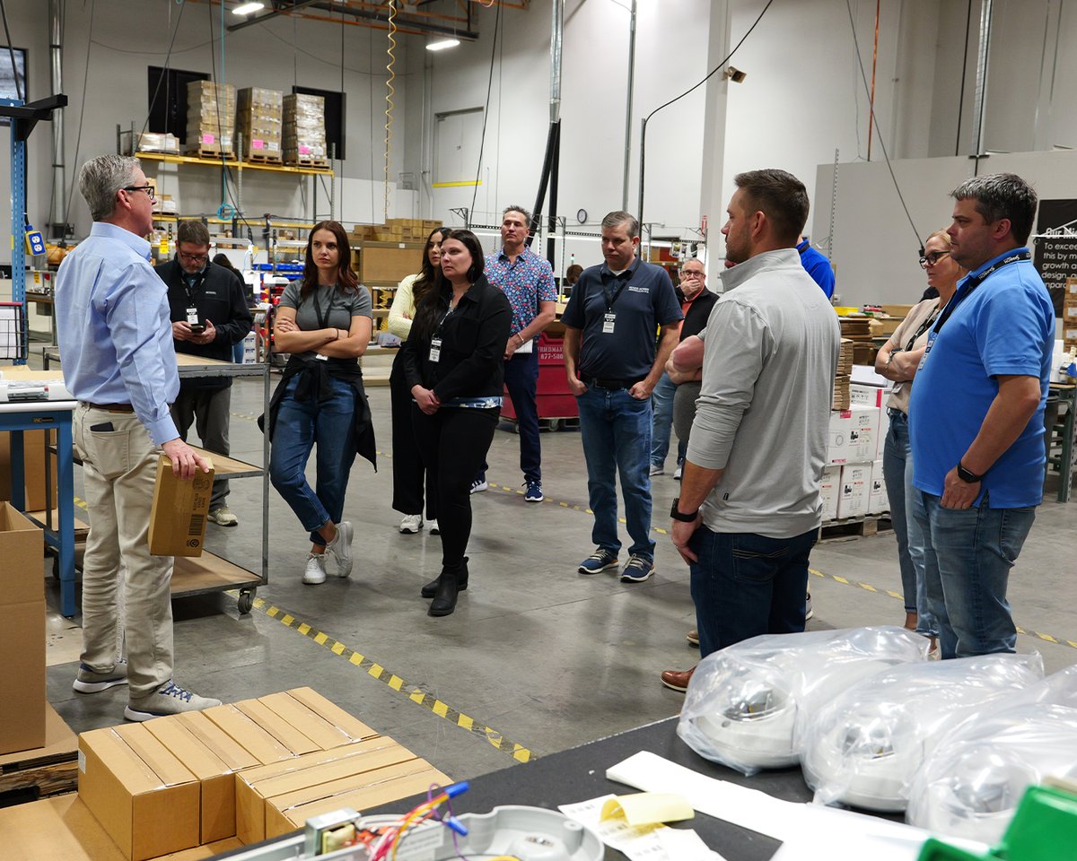 Barron Lighting tweet media