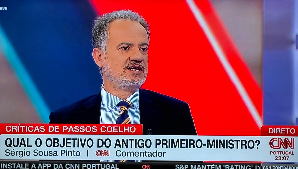 Sérgio Sousa Pinto admira passos coelho. Isto, nem inventado.