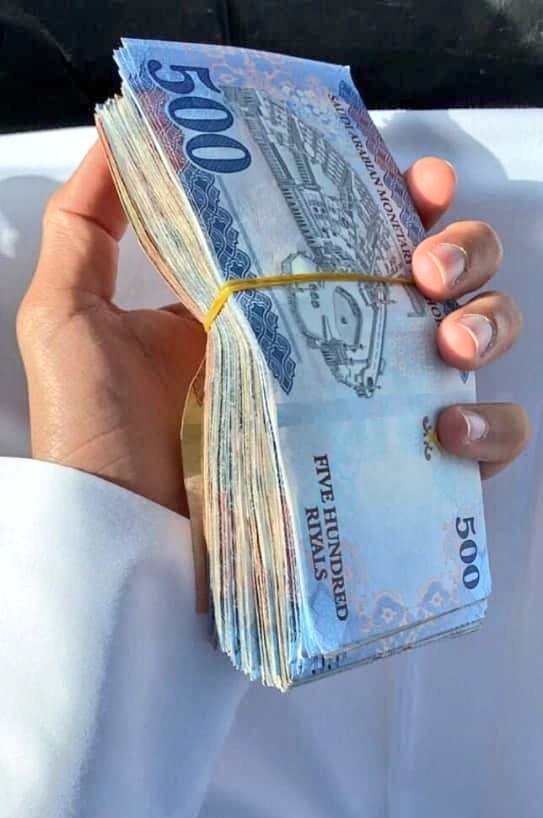 بعد قليل نسحب من الخاص وتعليقات
 
 على 25000 ريال 3فايزين

بدون شروط سوي رتويت وتعليق ب تم ♥️🇸🇦