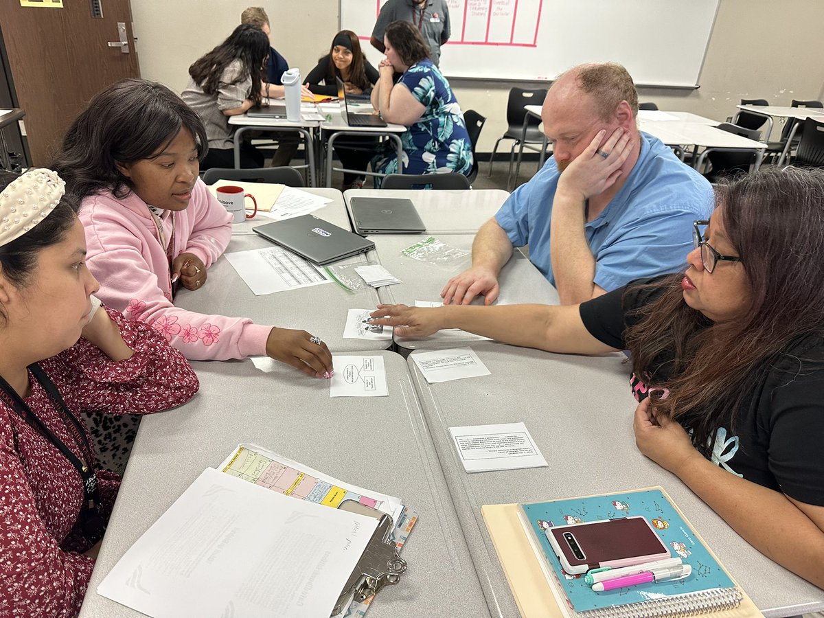 Hannah Russell tweet media