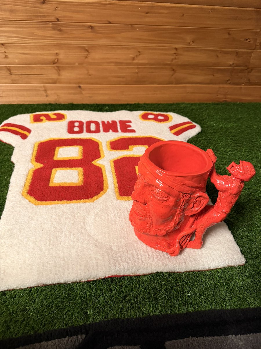moneybomusic's tweet photo. @1dustyguy1 Thx Man Cave i$ Complete https://t.co/bMGOF4XAHY