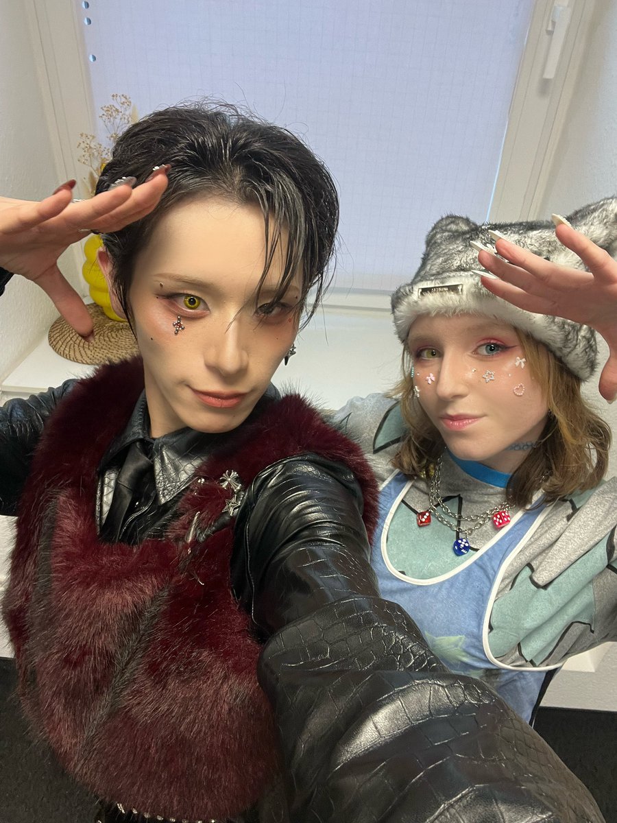 3012Lxxa's tweet photo. take me back to kpop revolution (aka xlov cause the orga was shitty) 🥲🪽
#KpopRevolution #xlov #haru #rui #wumuti #hyun https://t.co/CdCjQvgF2P