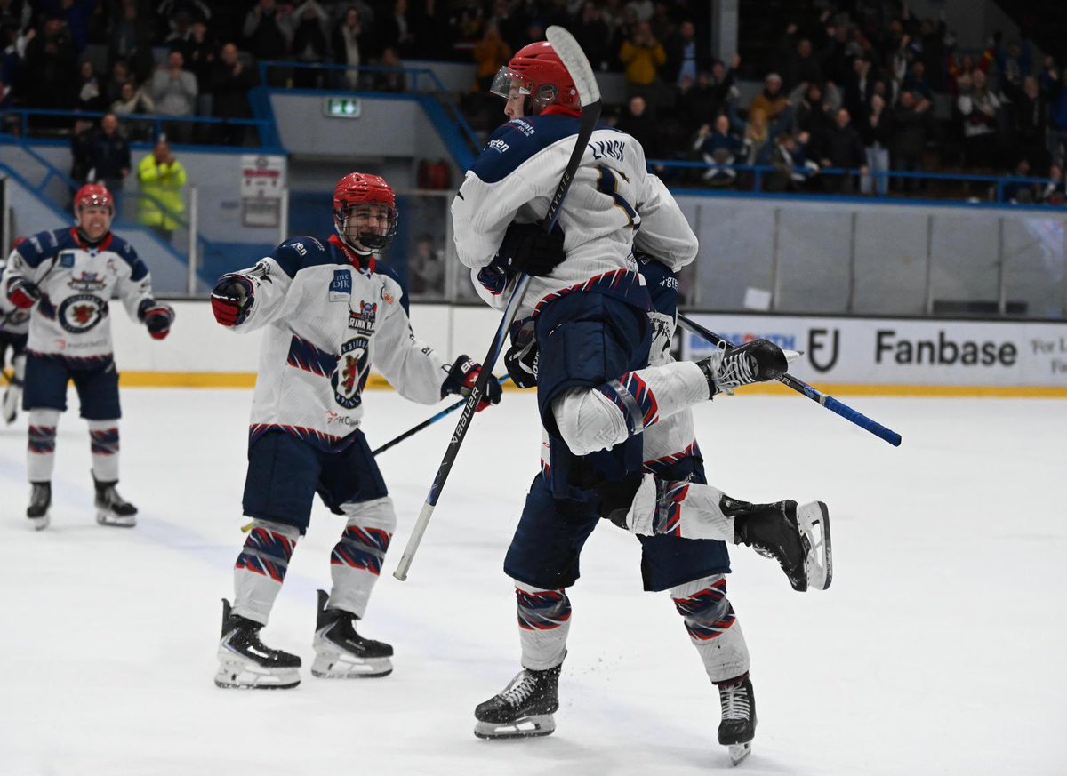 𝗡𝗶𝗴𝗵𝘁 𝗡𝗶𝗴𝗵𝘁 𝗖𝗮𝗽𝘀 𝗙𝗮𝗻𝘀 😴🦁

📸 Mark Brown