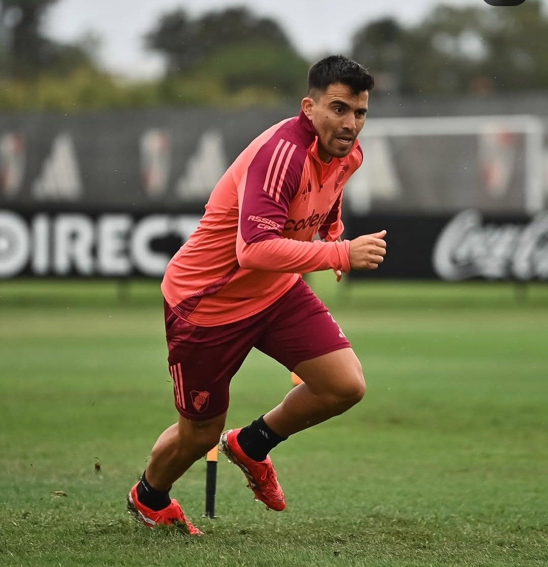 frabigol's tweet photo. Los cagones no hacen historia, podrá ser muchas cosas pero entre esas cosas es el mejor lateral izquierdo del continente. Dos bifes del Chacho y titular indiscutido. Cuestionarlo futbolisticamente es de burro. https://t.co/3mcyWBeMTb