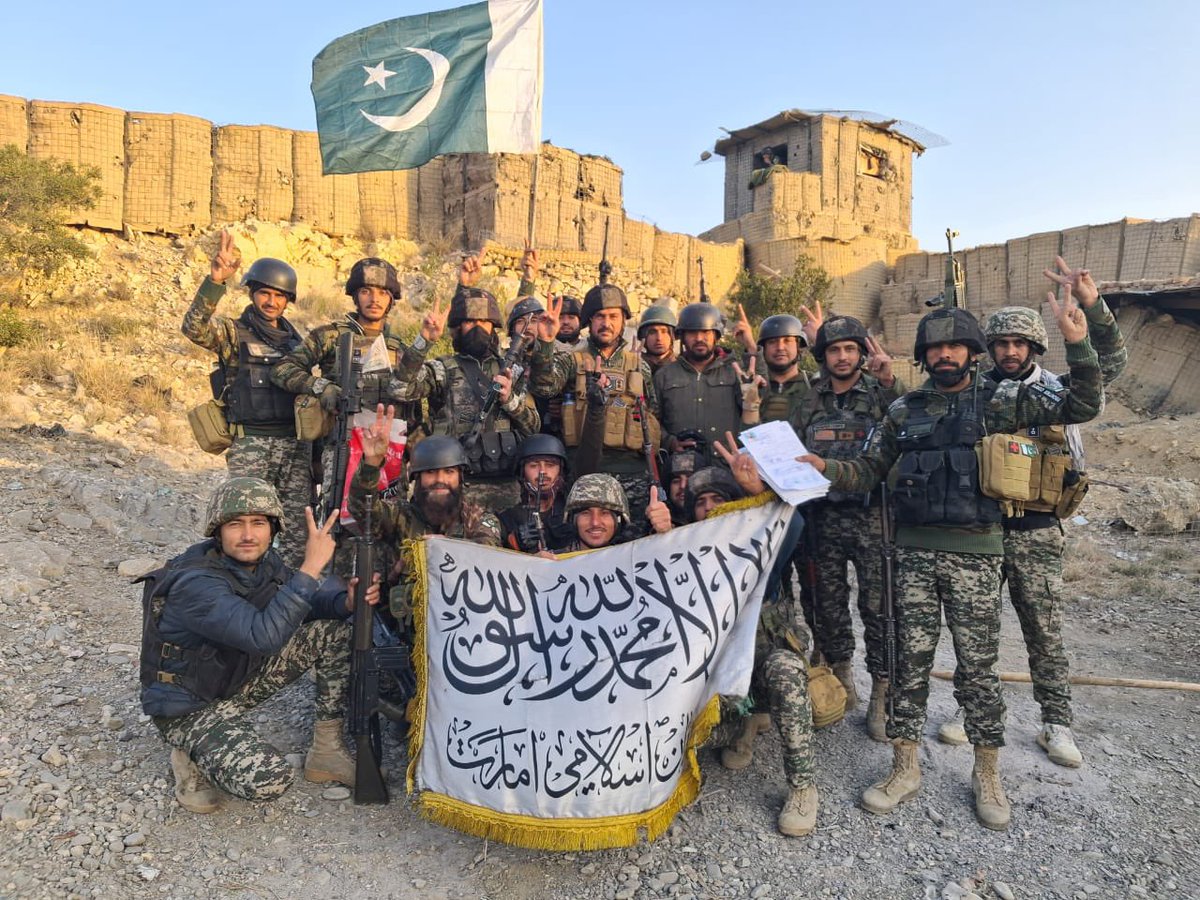 ForumStrategic's tweet photo. Pakistani security forces inside Afghanistan ✊ 🇵🇰 https://t.co/SBgtqe1xGy