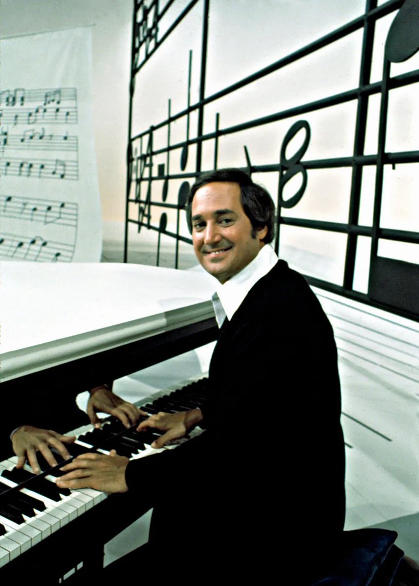 ✡️ Neil SEDAKA
🧺 13 Mar. 1939, New York City, NY 🇺🇸 
🪦 27 Feb. 2026, Los Angeles, CA 🇺🇸 
📜 Singer, songwriter, pianist

Beginning his music career in 1957, he sold millions of records worldwide and has written or co-written over 500 songs for himself and other artists.