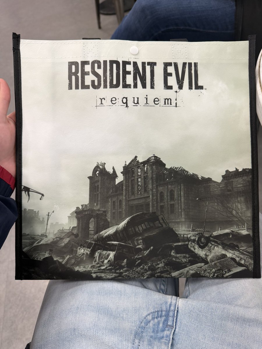 NateB0i6's tweet photo. Requiem secured #ResidentEvilRequiem https://t.co/W7WOQ1Pesp