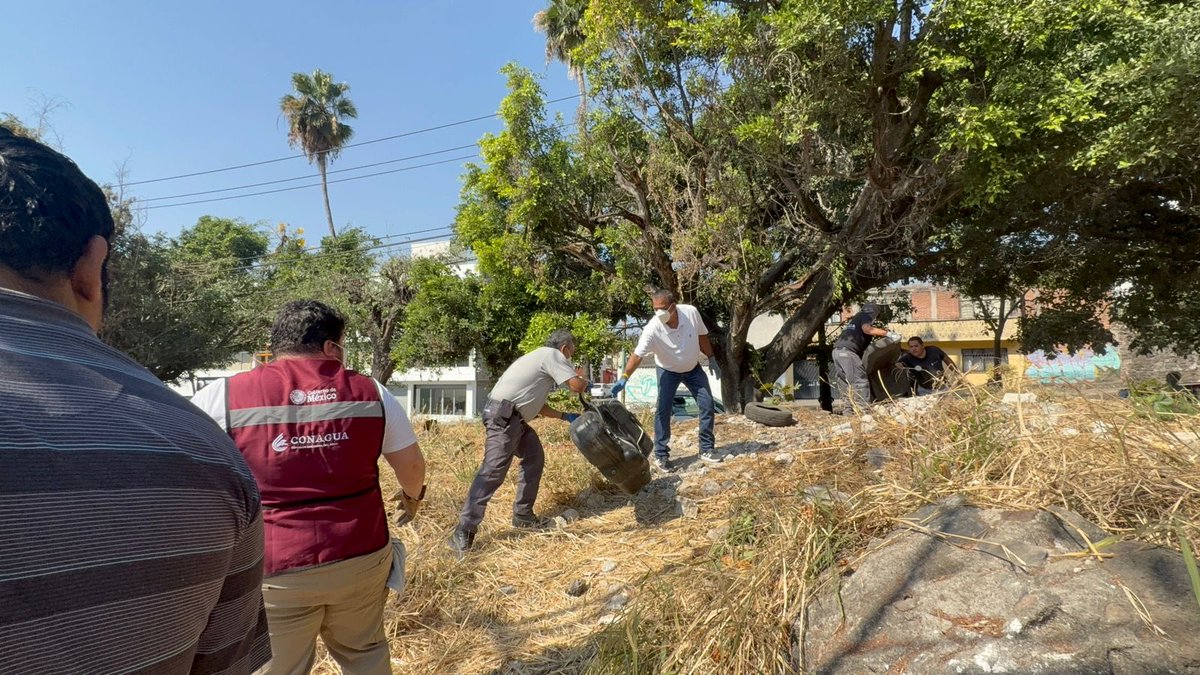 ConaguaOCBalsas's tweet photo. 🌿💧 Así vivimos la jornada de limpieza en la Barranca “El Pilancón”, Cuernavaca, #Morelos.

Gracias al compromiso de todas y todos, logramos retirar 2 toneladas de residuos con la participación de 60 voluntarias y voluntarios. 🙌

Restaurando ríos, transformando vidas 🍃💧 https://t.co/DTZjNMFOhH
