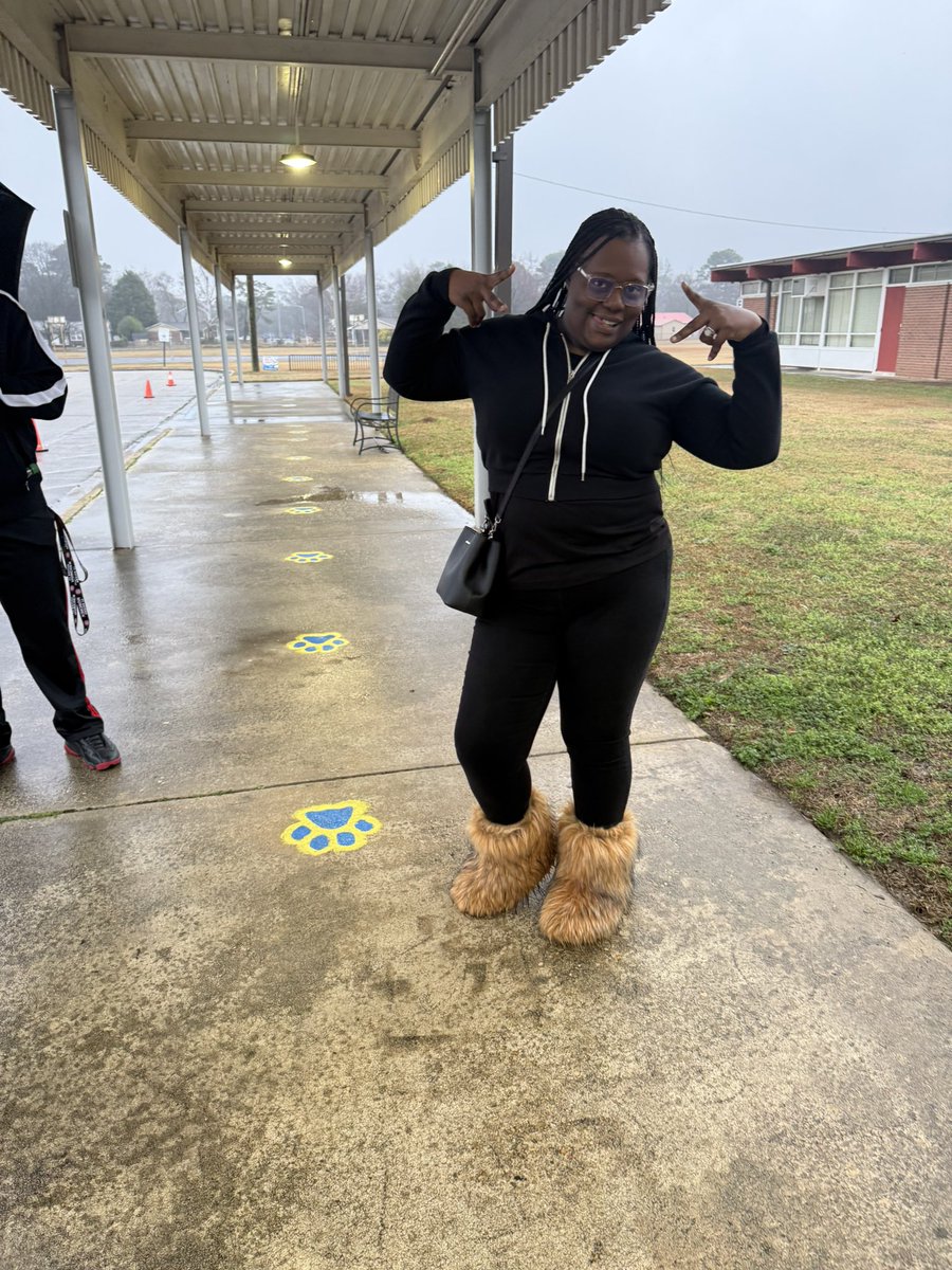 Mrs. PrincipalThomas tweet media