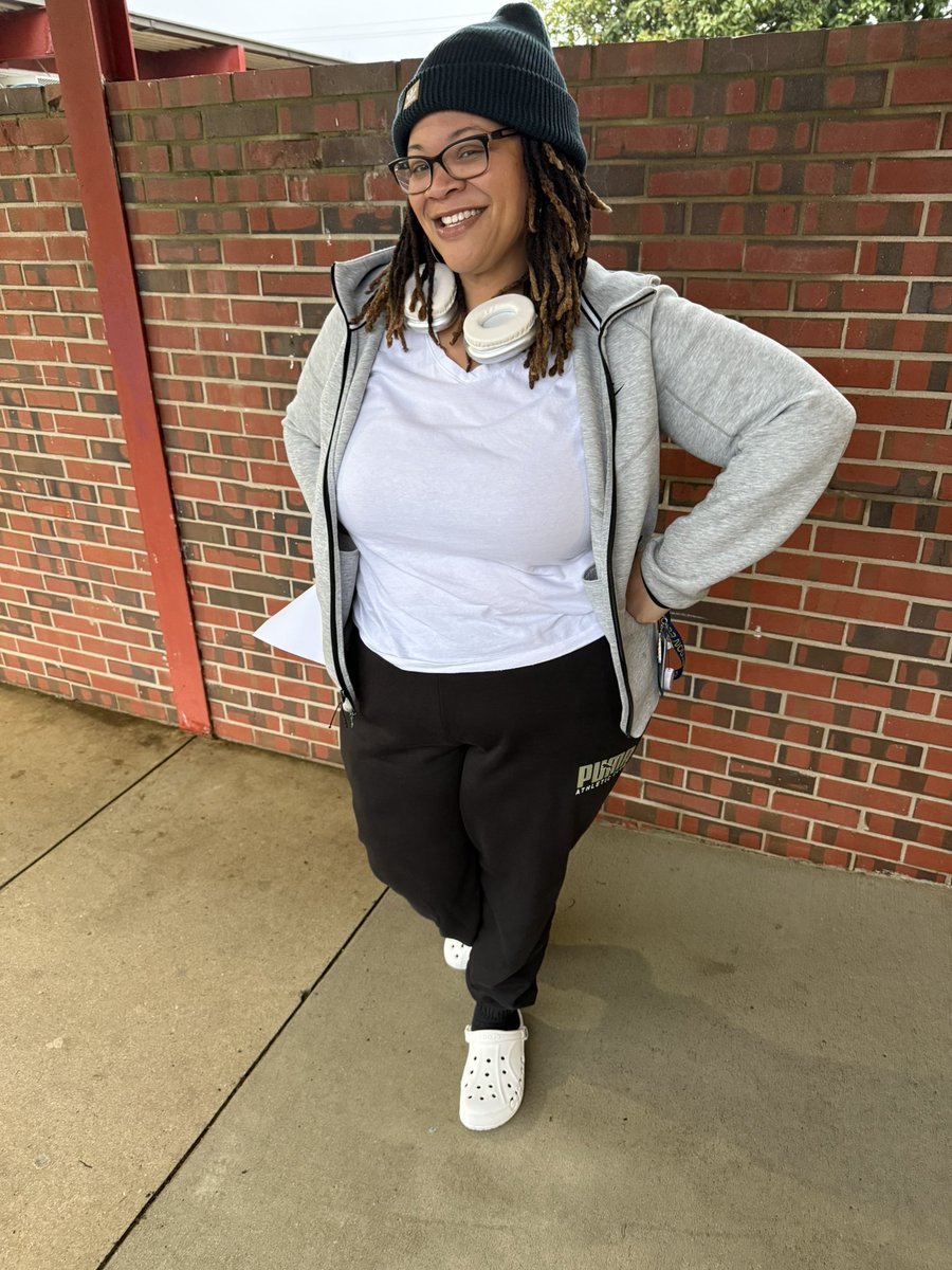 Mrs. PrincipalThomas tweet media