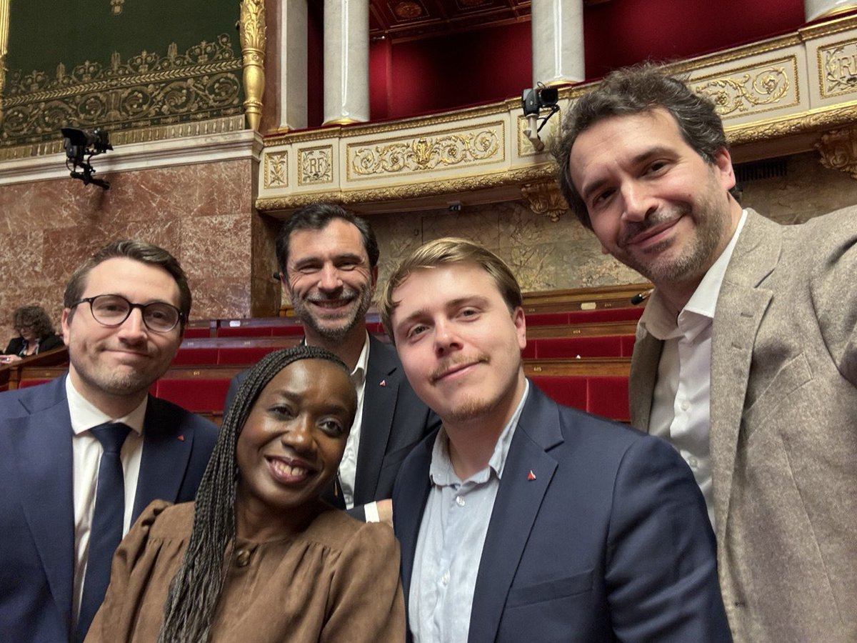 Ce soir, les insoumis ont infligé une défaite au gouvernement.

Dans une Assemblée quasi vide pendant 2 jours, nous avons réussi à empêcher l’adoption d’un texte gouvernemental qui, au motif de lutter contre «la fraude», cible les pauvres et protège les riches.

Belle victoire !