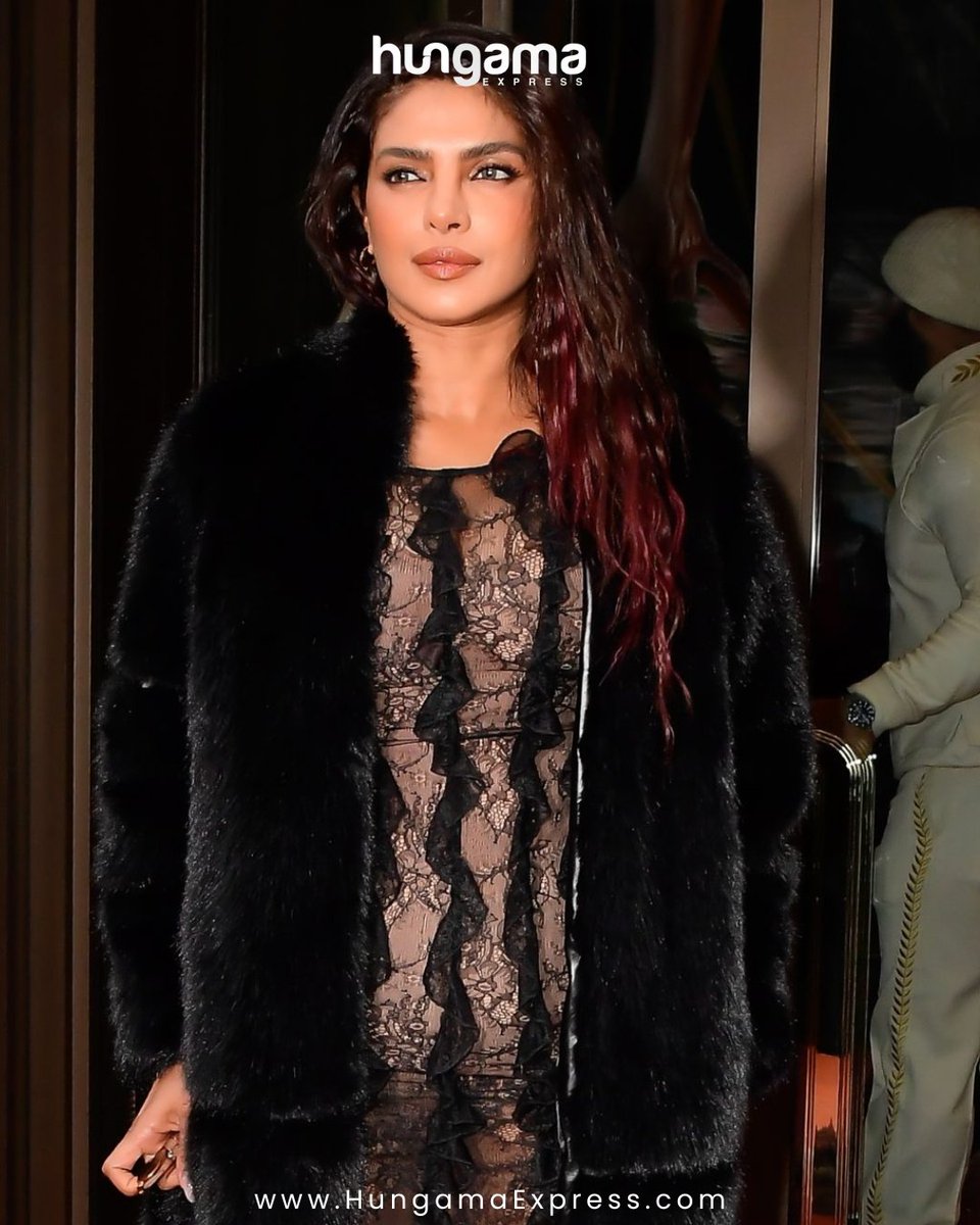 HungamaExpress's tweet image. Promoting 'The Bluff', Priyanka Chopra demonstrated that bold fashion knows no weather, captivating fans and photographers alike.

 #EntertainmentUpdate #MusicNews #PopCulture #TrendingNow #hungamaexpress