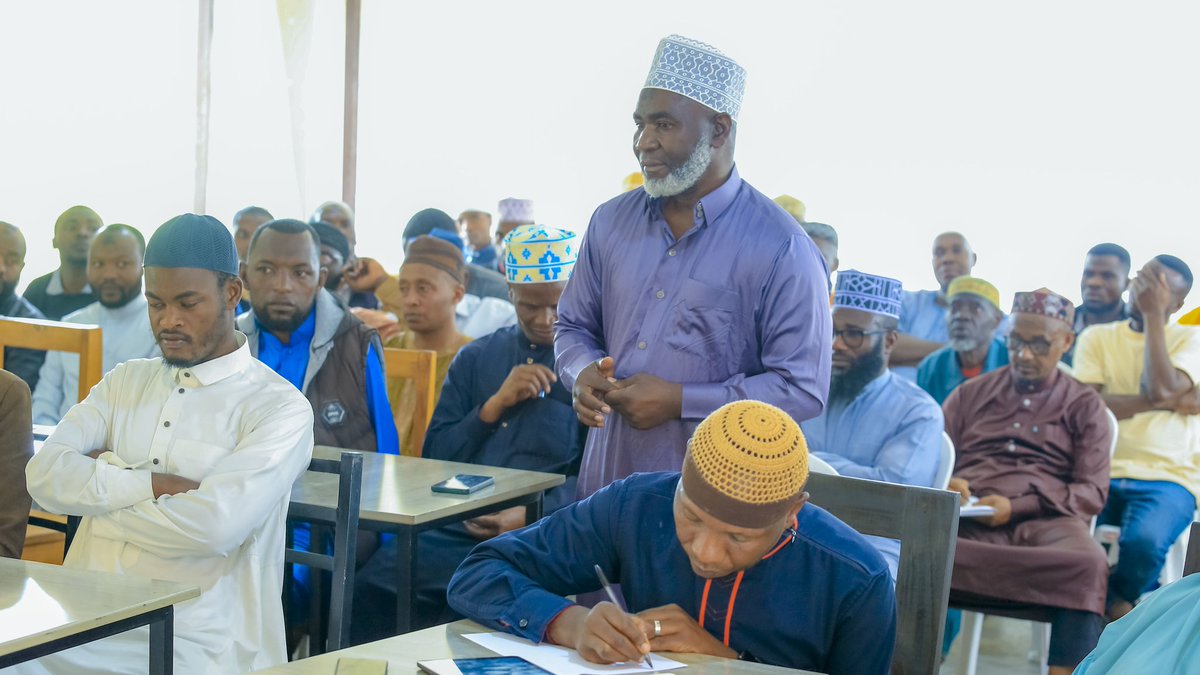 islamrwanda's tweet photo. Kuri uyu wa Gatanu, Nyakubahwa Mufti w'uRwanda Sheikh Sindayigaya Musa yagiriye uruzinduko rw'akazi mu Karere ka Musanze, aho yagiranye ibiganiro n'Abasilamu b'ingeri zitandukanye bo muri ako Karere. Ni uruzinduko ruri muri gahunda y'Ubuyobozi bw'Umuryango w'Abayislamu mu Rwanda #RMC yo guha umwanya Abasilamu wo kugira uruhare mu bibakorerwa, Ni igikorwa kandi abasilamu bashima cyane kuko babona ko Ubuyobozi bwabo bwimakaje  umuco wo kubazwa inshingano nk'uko bwabibasezeranyije mu mihigo.