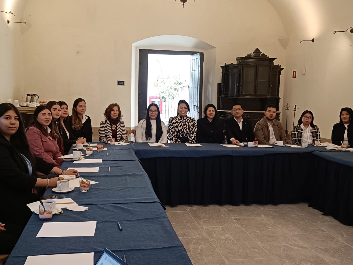 raquemedel's tweet photo. En la Reunión de Ejecutivos de Recursos Humanos, compartimos el trabajo que impulsamos desde la Subsecretaría de Empleo e Inspección. 
Presentamos acciones de vinculación, empleo digno e inspección preventiva, e invitamos a sumarse a la Red Estatal de Vinculación Laboral. https://t.co/csTNzCdJRz