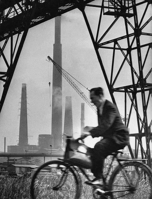 "Imposible desvivir lo vivido, imposible regresar al pasado, imposible ser otro".
Elena Poniatowska
📷Hannes Kilian