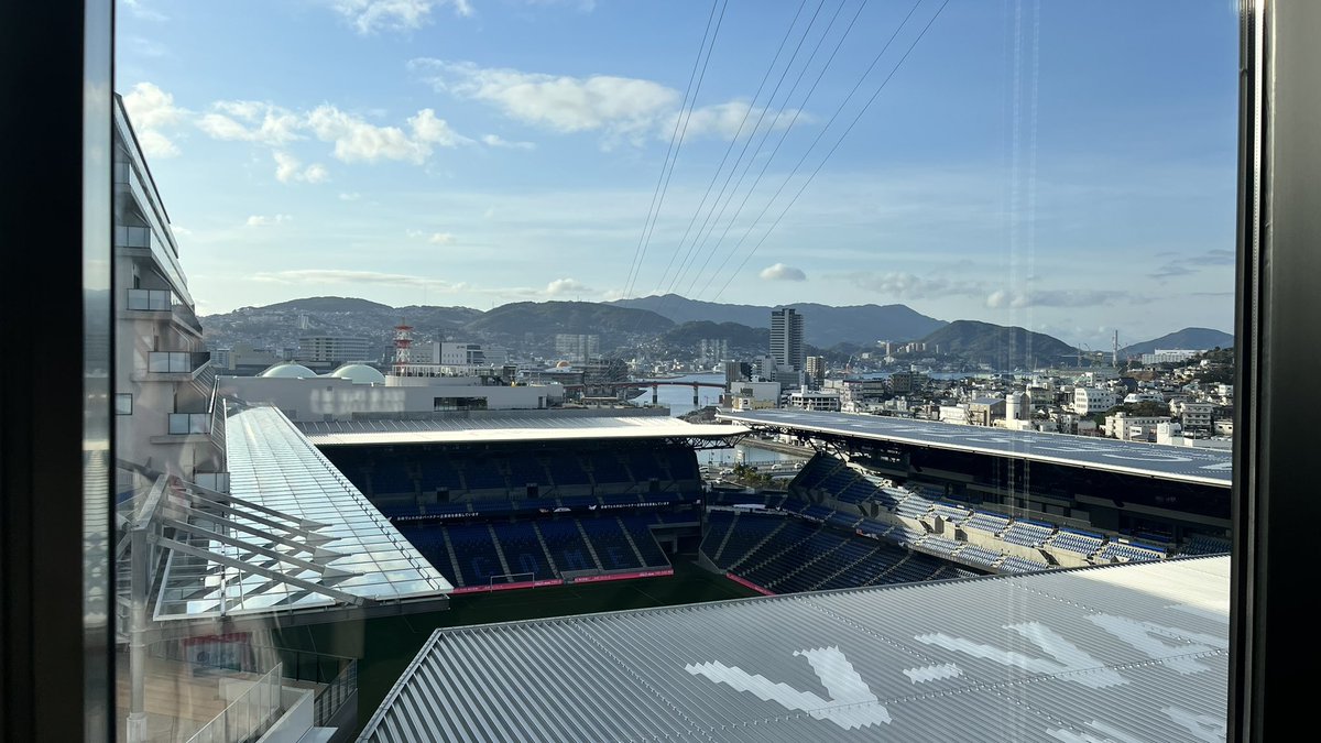 cm_natsu's tweet photo. きょうもここで『ポジティブでレジリエントなキャリアデザイン講座』DAY4
色々あった2週間。
でも着実に目の前に広がる世界は変わっている…
いい意味で信念を貫き、起こった出来事を前向きに捉えると、確実に世界は変わります
きょうは『ポジティブ感情と強み』の学び
#PRCD #キャリアデザイン https://t.co/VZyNrDhaWg