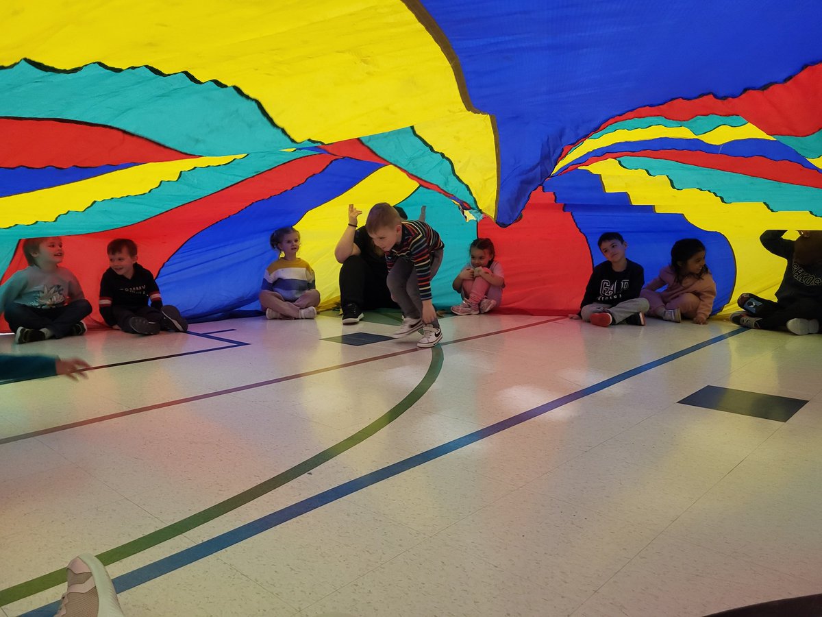 First time with our parachute!! <a href="/OttCatholicSB/">Ottawa Catholic School Board</a> <a href="/ChapelHillOCSB/">Chapel Hill Catholic School</a>