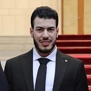 لا صحة للأخبار التي تتحدث عن محاولة اغتيال العميد عبد الرحمن الدباغ
 بالقرب من ساحة الأمويين...

علينا بالمصادر الرسمية للدولة 🇸🇾
حفظ الله رجال دولتنا...