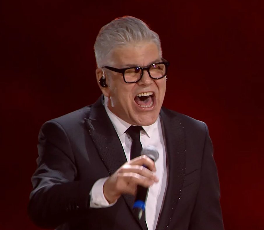 Vaalbara8's tweet photo. Michele Zarrillo ha appena sbloccato un nuovo meme che fa il paio con quello di Aiello #Sanremo2026 https://t.co/992MS6JFnP