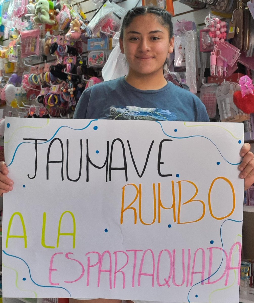 Realizamos cartulinas para defender nuestro derecho a participar y para confirmar que asistiremos con entusiasmo a las Espartaqueadas Nacionales en Tecomatlán, Puebla.