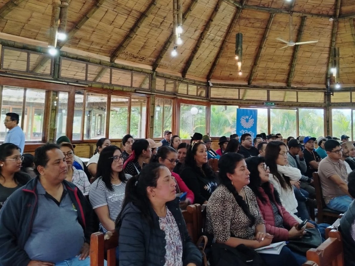 AzuayPrefectura's tweet photo. 🎯 El registro permite a organizaciones y unidades económicas populares: ⬇️

✅️ Acceder a beneficios de ley 
✅️ Acompañamiento técnico 
✅️ Ser parte de la ejecución de proyectos de promoción de la EPS

#TransformamosVidas 
#JotaLloretPrefecto
#AzuayDignoYProductivo https://t.co/W0VM5C3AmR